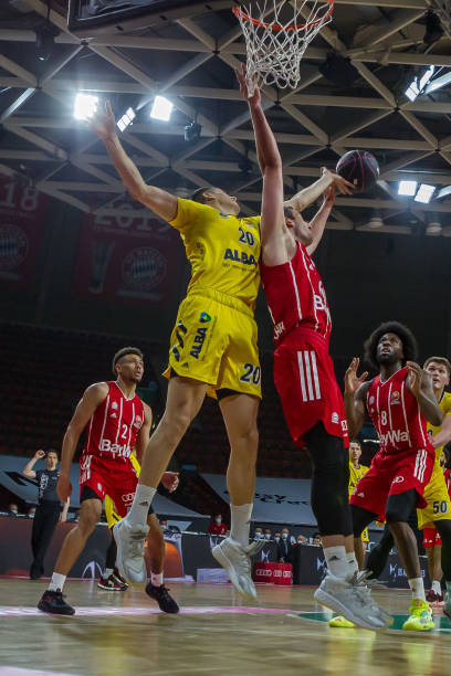 他背后团队 他背后团队