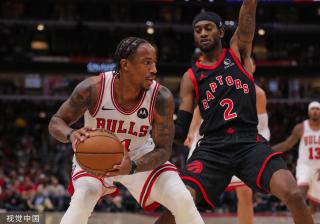 两队各狂揽 两队各狂揽