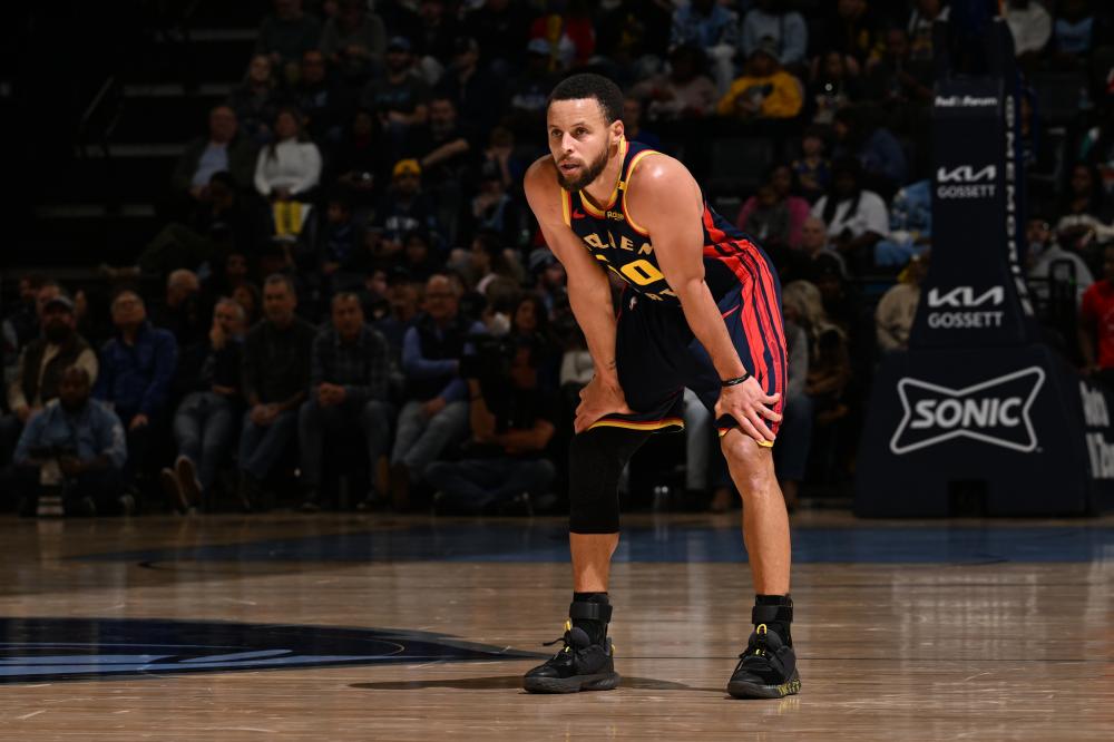 并保持场上 并保持场上