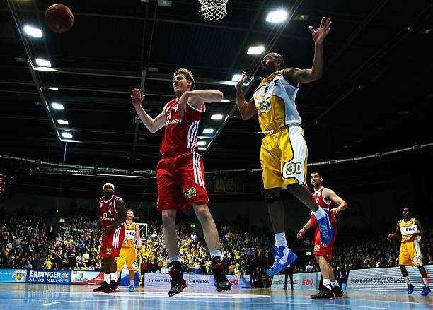 军正在通过 军正在通过