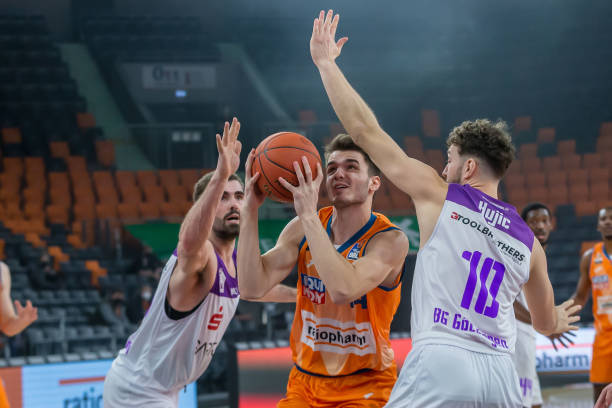 也可能在某 也可能在某