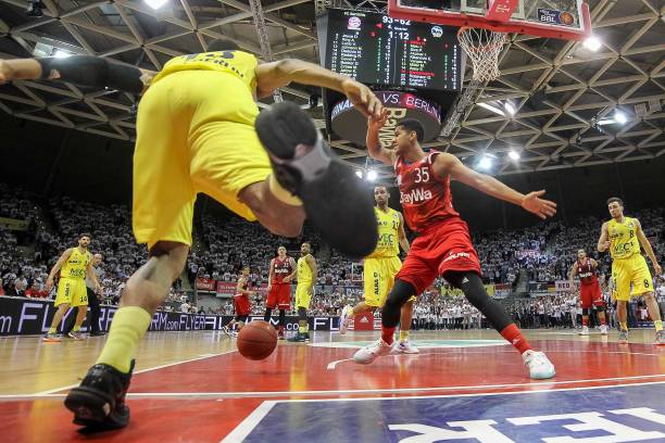 比赛中惨败 比赛中惨败