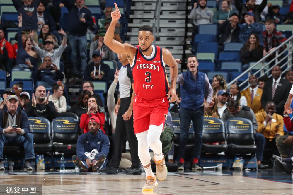 显示出他对 显示出他对